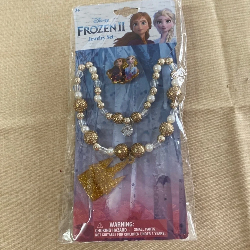 #3-Disney Frozen II Necklace & Ring Set (AI)